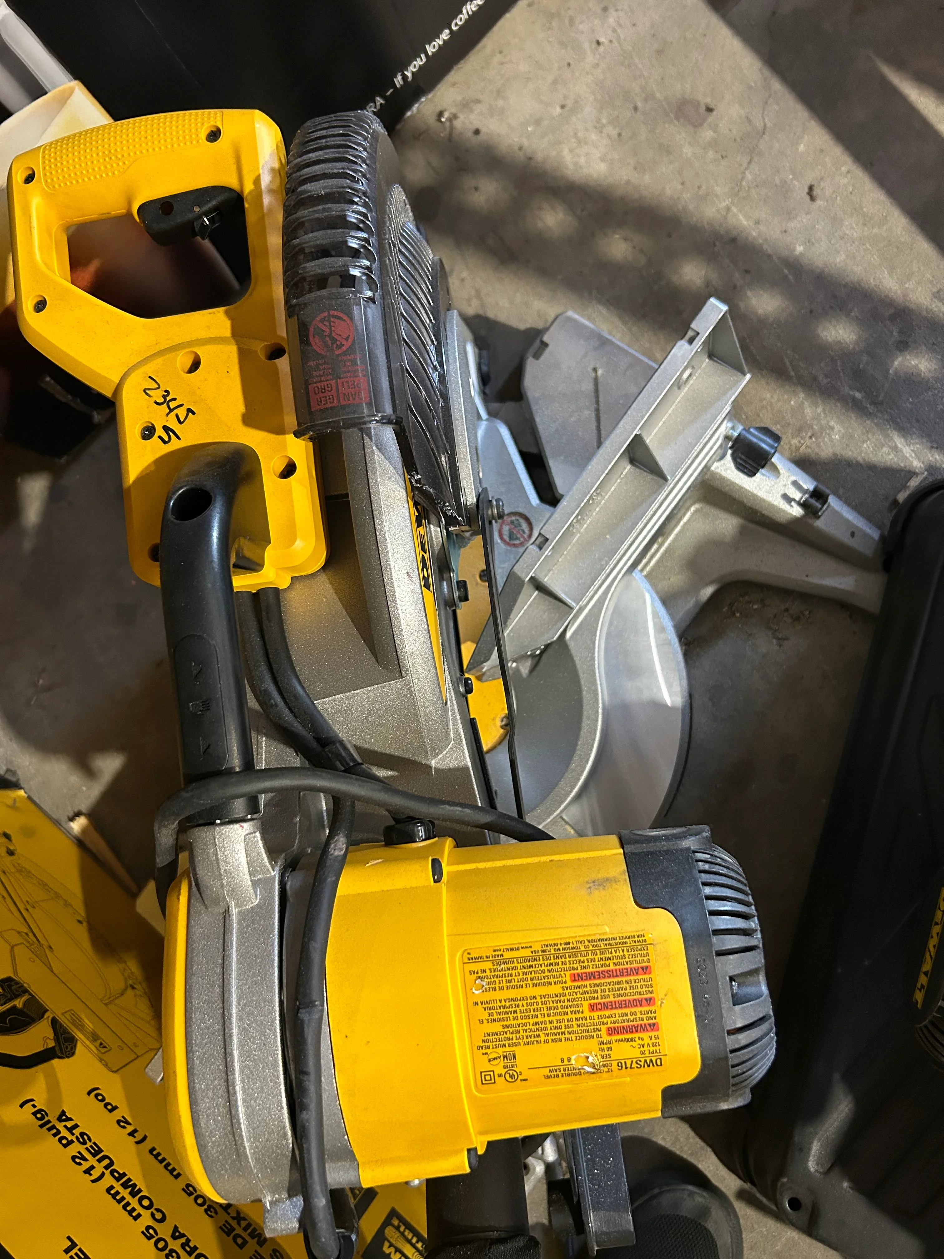 DEWALT 12-in 15-Amp Dual Bevel Compound Corded Miter Saw (USED) - Image 2