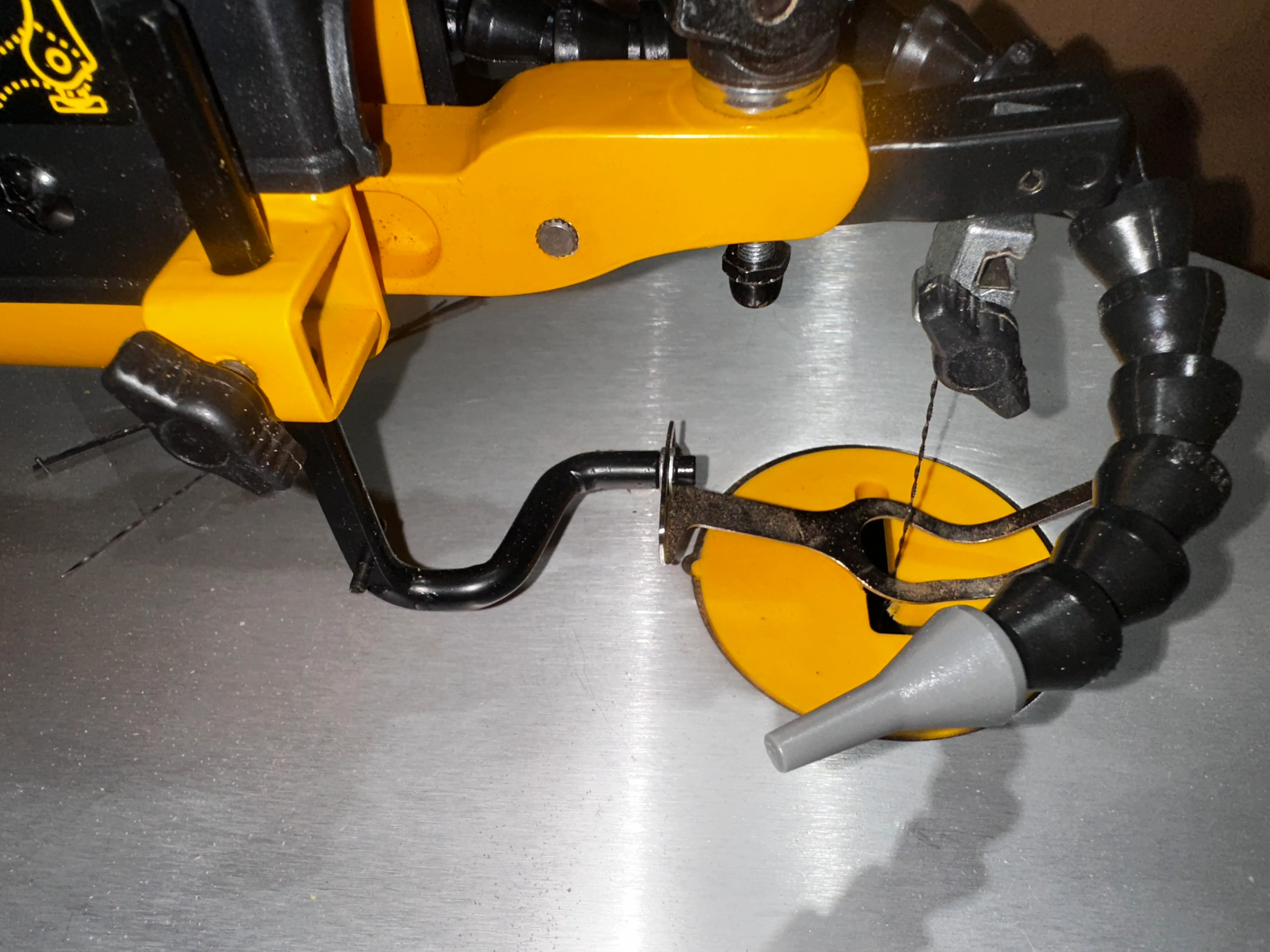 DEWALT 18-in 1.6 -Amp Variable Speed Corded Scroll Saw (Used) - Image 3