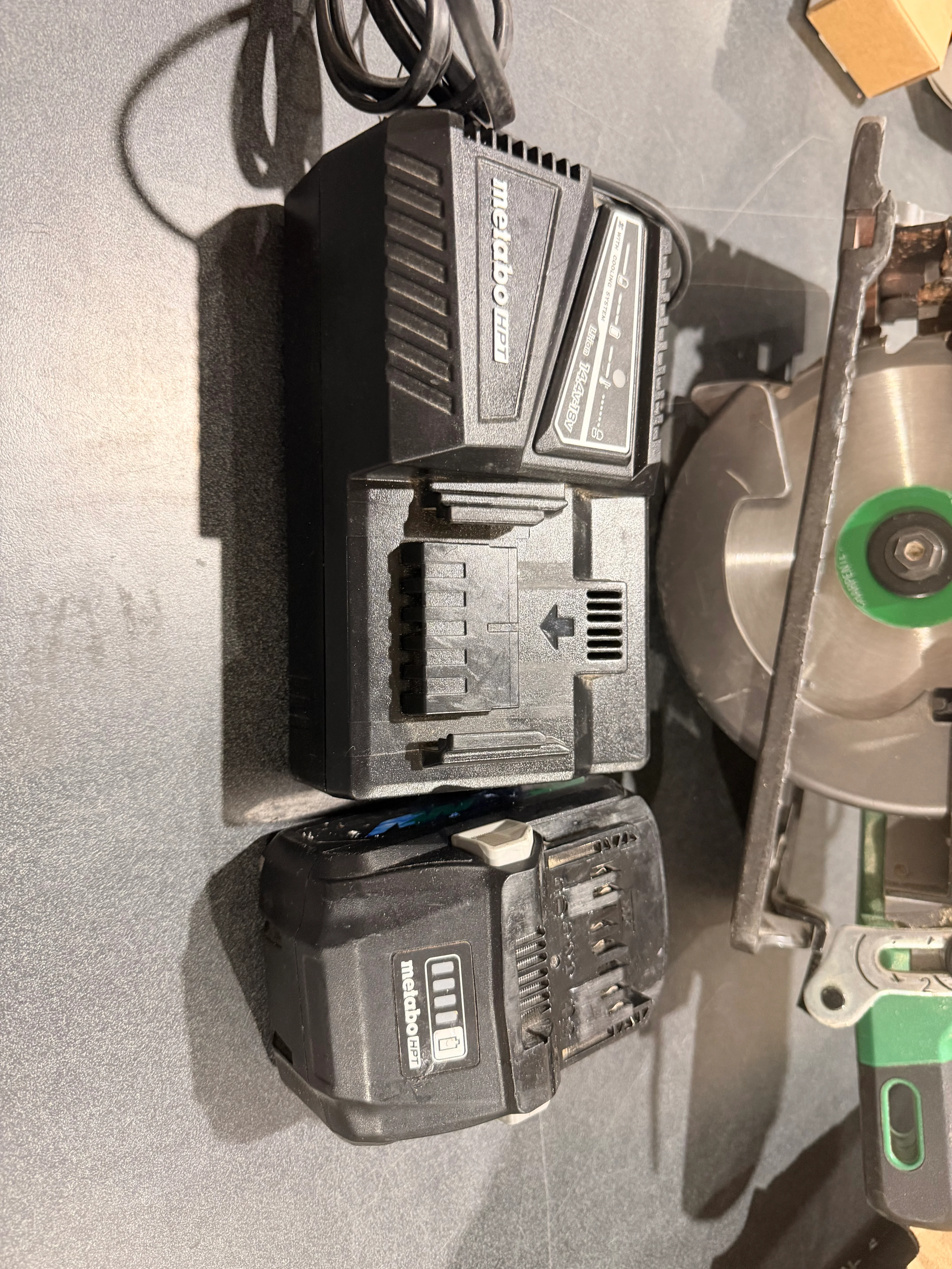 Metabo HPT Multi-Volt 36-volt 4 -Amp 7-1/4-in Brushless Hybrid Capable Cordless Circular saw (Battery Included and Charger Included) (Used) - Image 6