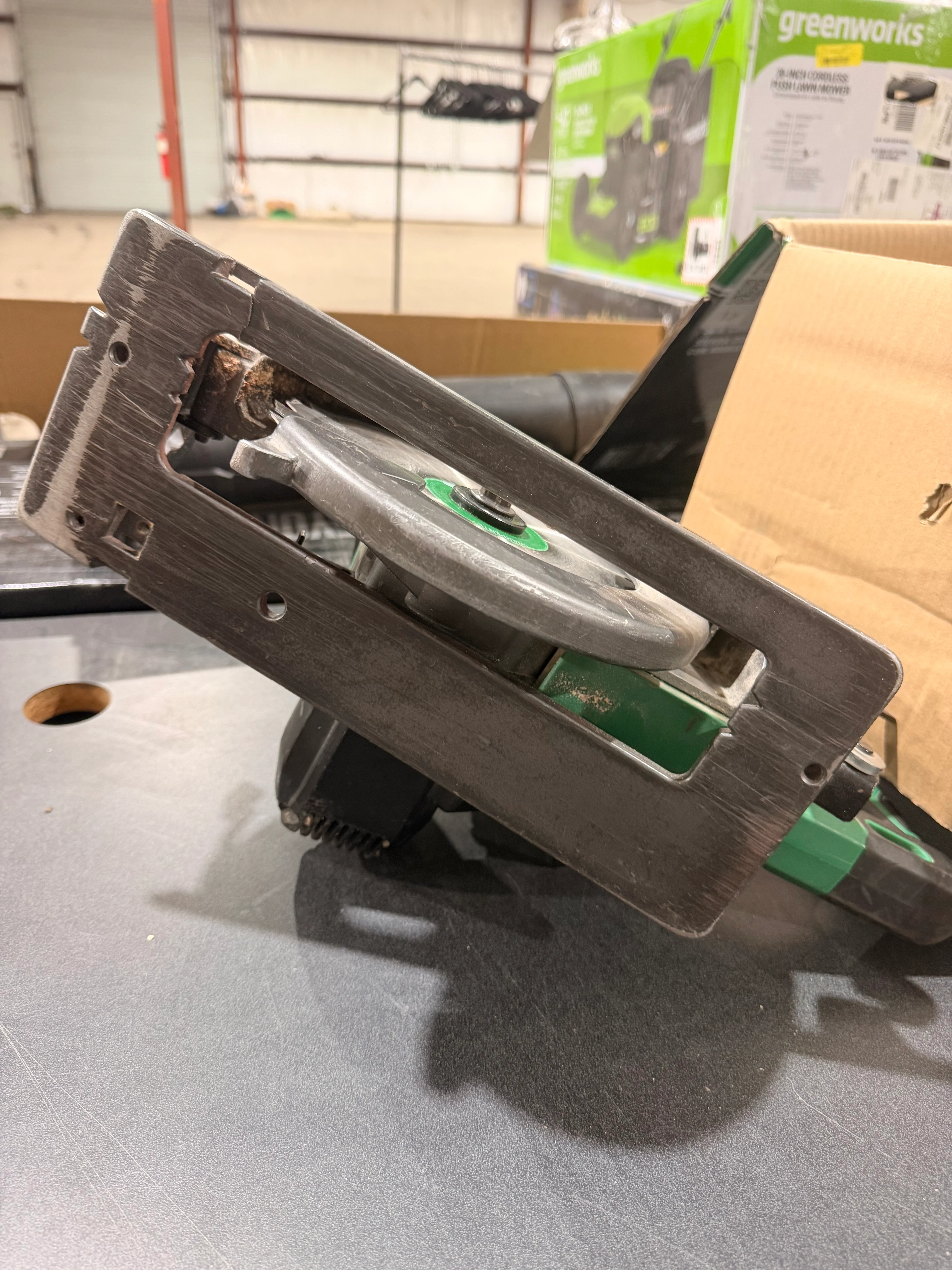 Metabo HPT Multi-Volt 36-volt 4 -Amp 7-1/4-in Brushless Hybrid Capable Cordless Circular saw (Battery Included and Charger Included) (Used) - Image 8