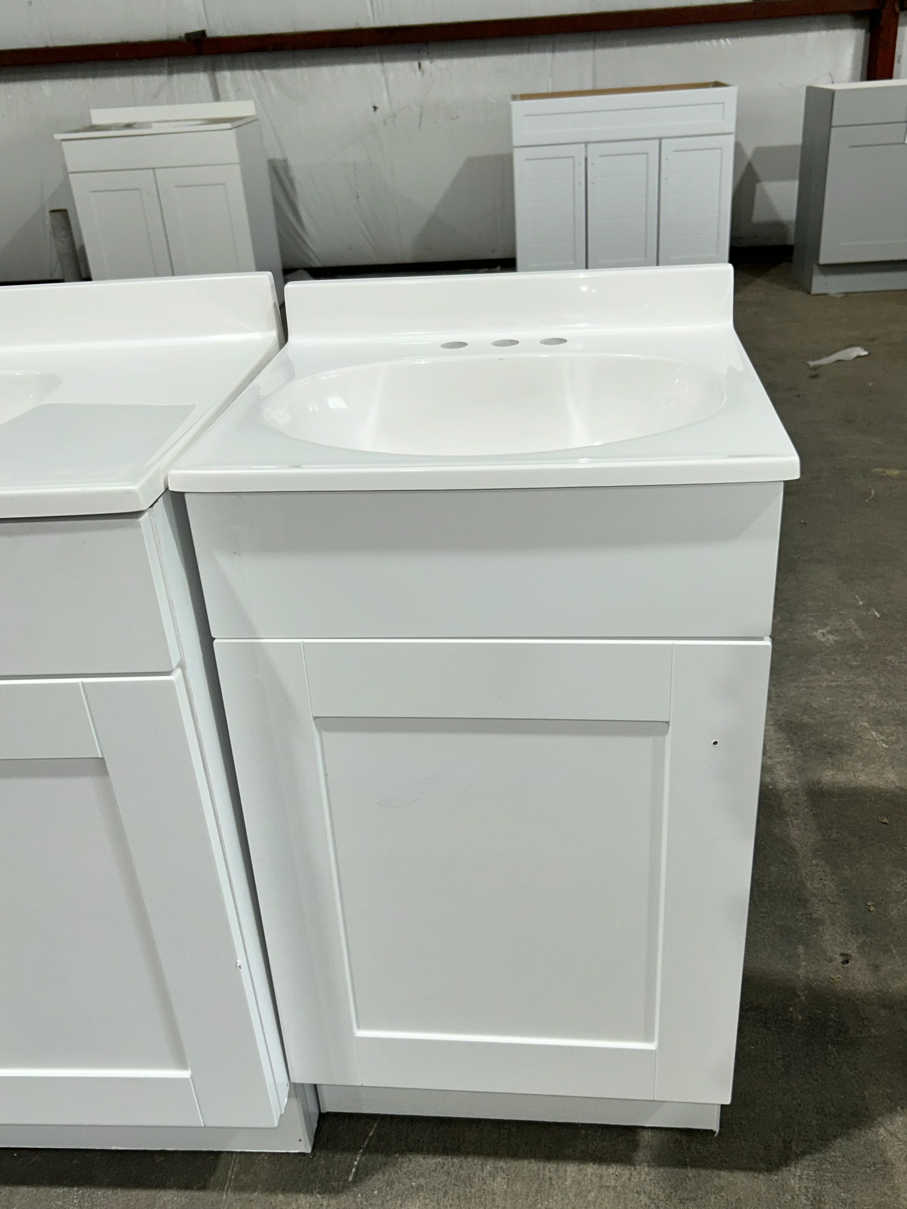 Project Source Dover 18-in True White Single sink Bathroom Vanity with Top (open Box) - Image 6