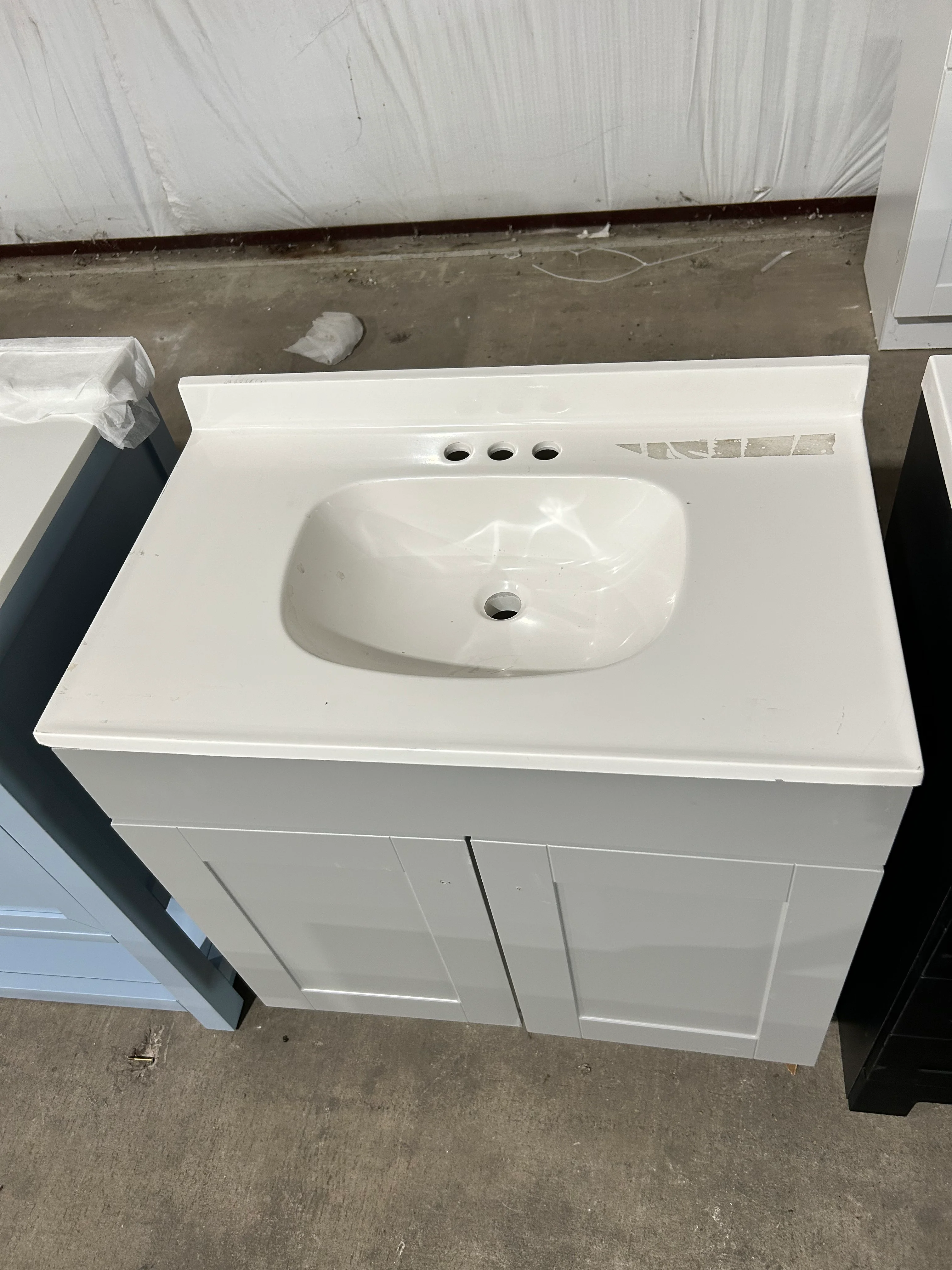 Project Source Dover 30-in Light Gray Single Sink Bathroom Vanity with White Cultured Marble Top (DAMAGED TOP) - Image 3